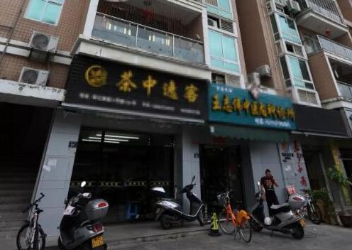 有人抢有人还!街头天降十万钱雨 路人疯抢场面一度失控失主丢3万