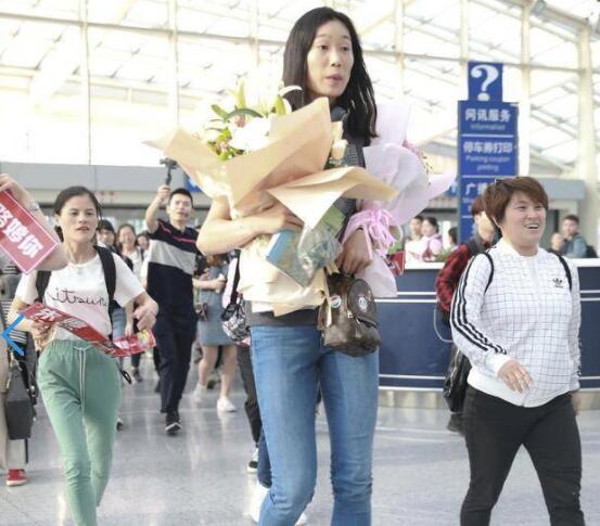 载誉归来！朱婷回国 ”中国婷“明年还会继续征战土耳其女排超级联赛