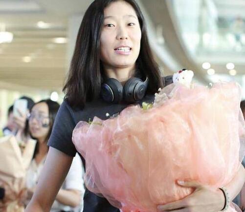 载誉归来！朱婷回国 ”中国婷“明年还会继续征战土耳其女排超级联赛