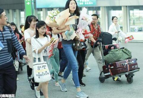 载誉归来！朱婷回国 ”中国婷“明年还会继续征战土耳其女排超级联赛