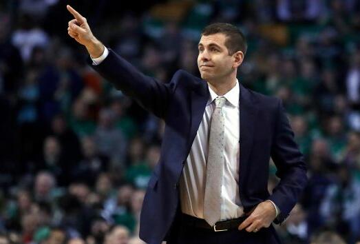 猛龙主帅最佳教练 斯蒂文斯名字后一个大大的零引凯尔特人记者不满