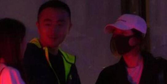 秦岚男友曝光?黄晓明新店开张 当天秦岚去的店铺与黄晓明无关