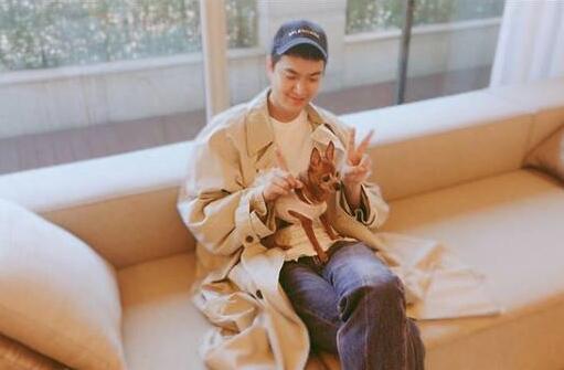 男神回归?李敏镐晒照 出道12周年 2006年以《秘密的校园》正式出道