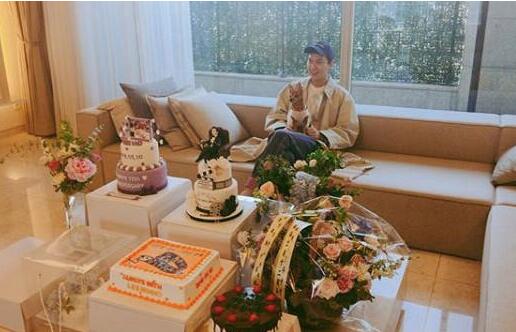 男神回归?李敏镐晒照 出道12周年 2006年以《秘密的校园》正式出道