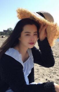 美哭了！王祖贤近照曝光依旧是不老女神 “小倩”还是那个“小倩”