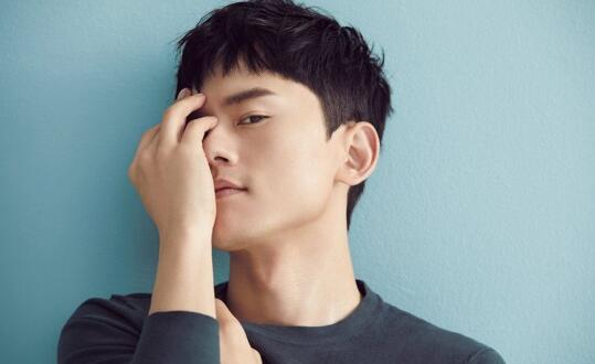 用音乐去表达爱！张杰发新歌 纪念双胞胎女儿诞生百天