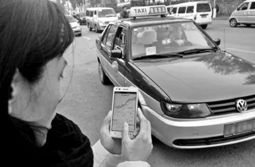 滴滴悬赏百万寻凶：嫌犯弃车跳河 警方正全力搜捕