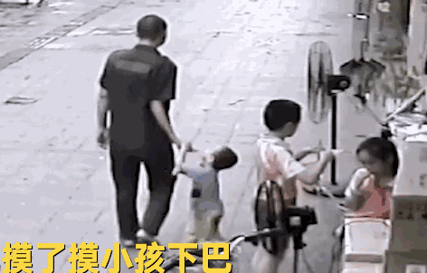 幼儿被陌生男拖走 “凤岗有人光天化日拐小孩”视频疯传