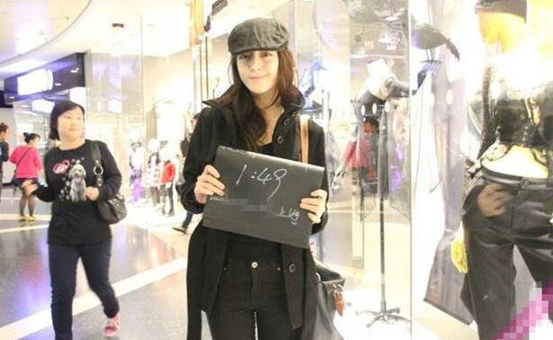 迪丽热巴大学街拍被挖出 2011年迪丽热巴在上海读大学