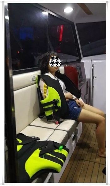 何必呢？女子感情受挫跳长江 水警巡逻艇仅3分钟将其救上岸