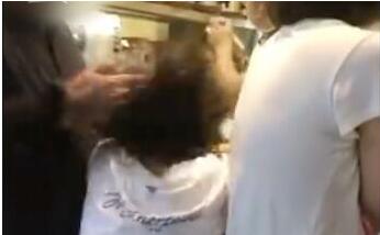 气疯了？将孙女抛窗外致死奶奶判8年 把控自己学会情绪管理