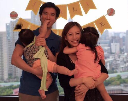 怀3胎?王力宏晒一家五口 李靓蕾肚大如箩二哥今夏迎来小王子