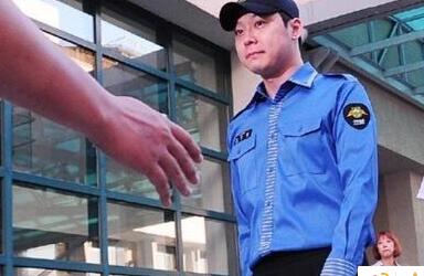 原因离奇！朴有天黄荷娜和平分手 原定于去年9月结婚婚礼履传改期