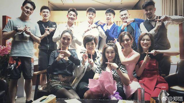 谁的变化最大？ 郑恺晒同学聚会 十年前的陈赫郑恺“鲜肉照”见过吗
