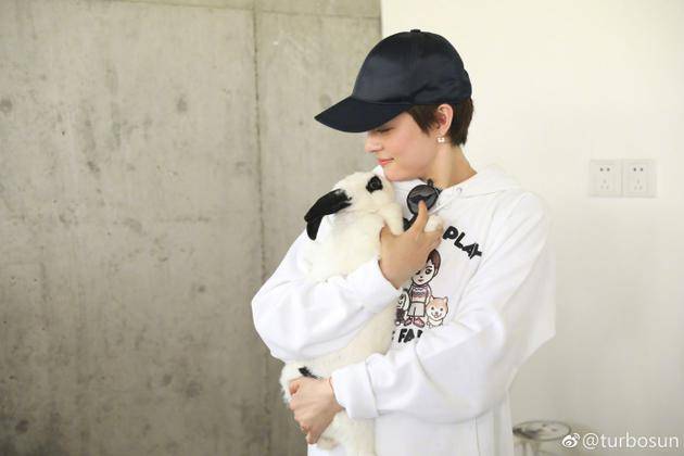 孙俪晒素食午餐 网友心疼：终于知道为什么自己那么胖了