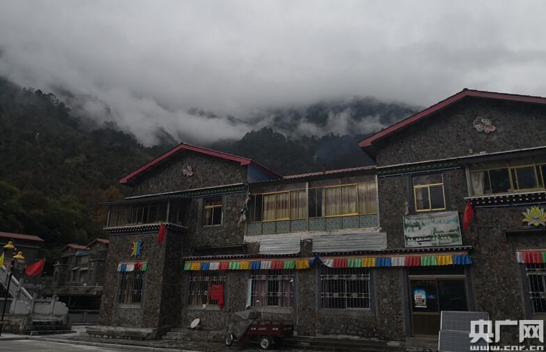 【新时代·幸福美丽新边疆】住上新房子、吃上旅游饭 麻麻乡绿水青山变致富金山银山