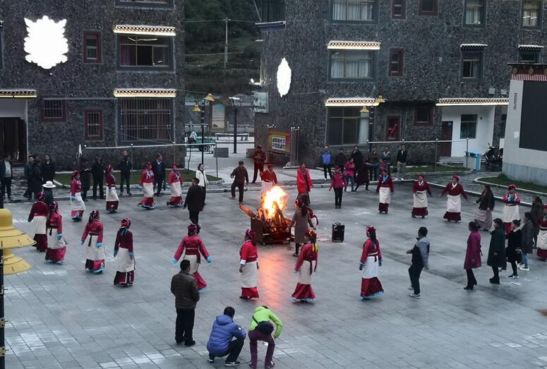 【新时代·幸福美丽新边疆】住上新房子、吃上旅游饭 麻麻乡绿水青山变致富金山银山