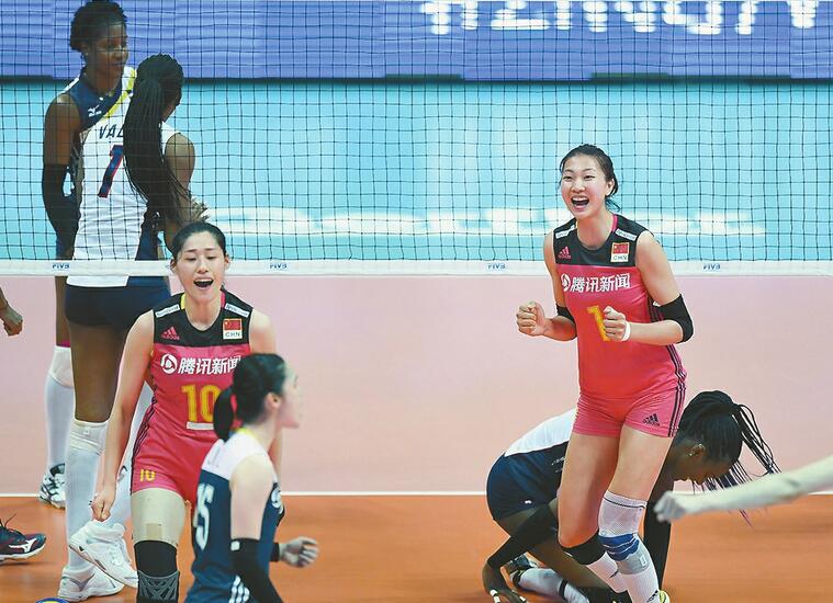 中国女排3-0多米尼加 郎平回归