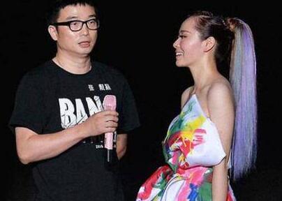 这么快?张靓颖新恋情曝光 神秘男