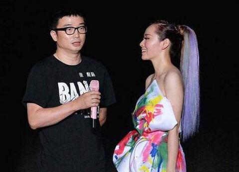 牵手神秘男子!张靓颖新恋情曝光 是不是已经离婚?