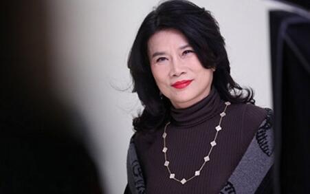 董小姐厉害了!董明珠一人一套房 自曝60岁外表心理年龄才25岁
