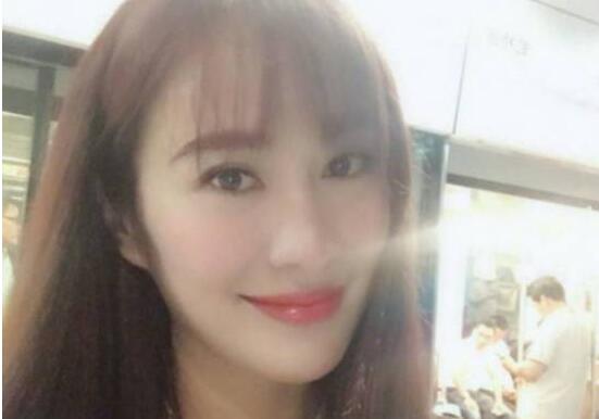 恭喜！叶璇自曝已怀孕 与网友亲密互动不遮不掩大方从容