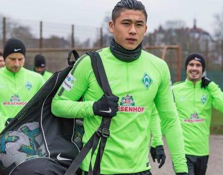 重回荷甲？张玉宁离开不莱梅 身价从200万欧降到150万尴尬爆了