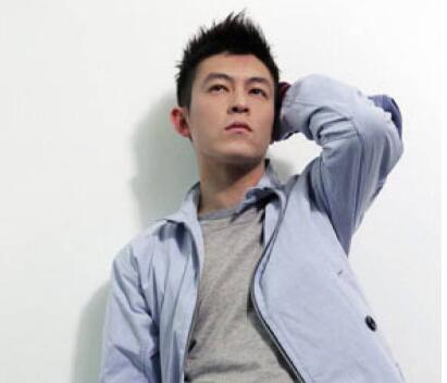 再次语出惊人!陈冠希吐槽新说唱 耿直陈老师:舞台上的都是bitch