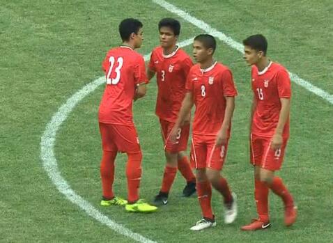 教练曲波彻底没招?U17国足1-4伊朗 对手前锋27分钟时间里连进3球