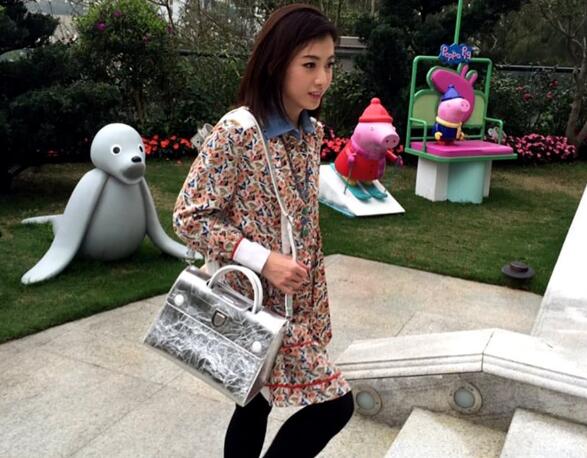 豪宅亮了!甘比晒礼物照 500亿女首富1.8亿豪宅内景曝光