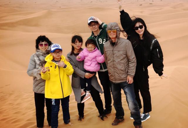 加油!柳岩!柳岩父亲去世 曾在综艺节目中为父母