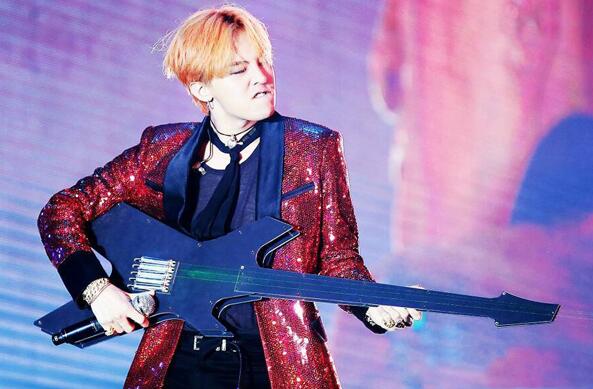 权志龙右脚踝手术怎么了？GD入伍前就开始疼痛