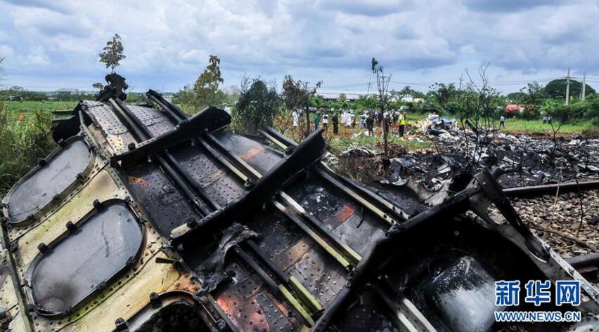 满地碎片!古巴一架客机坠毁 此前救出的4名幸存者中已有两人去世