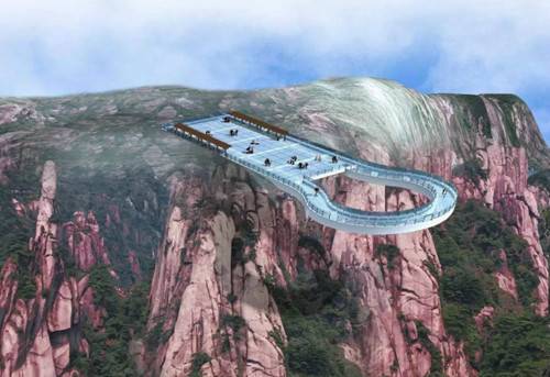 河南伏羲山:中原第一玻璃廊桥完工 险峻山脉间如玉带