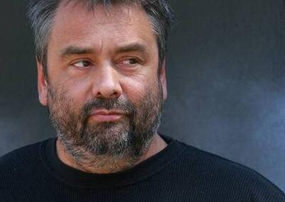 下迷药性侵?吕克贝松被指控 女演员声称酒店喝茶后迷倒失身