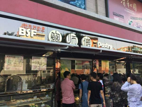 不是第一次！网红饮品店遭山寨 “喜茶”更名前曾被多次山寨