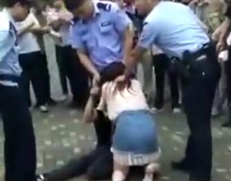 爱之深责之切?舌头险被女友咬断 