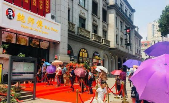 真相惊呆!暗访网红店排队