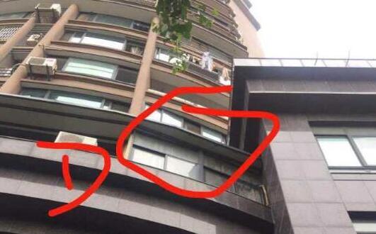 生死救援!快递哥救坠楼男童 小哥哥上演