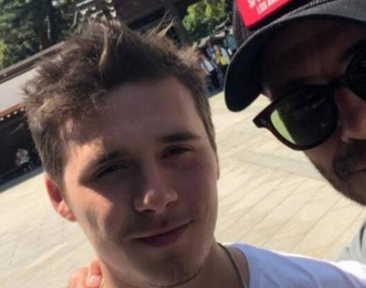 上阵父子兵?小贝大布同游东京帅炸了 老贝面露