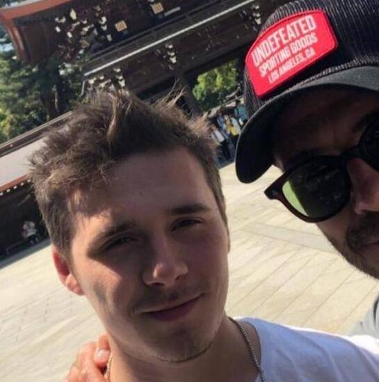 这次没带小七！小贝大布同游东京 获赞二十四孝好老公好爸爸