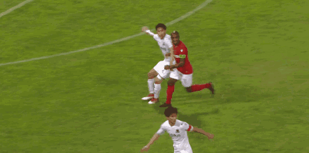 罚款5.6万!穆里奇申请仲裁 穆里奇因故意踢人被纪委会禁赛8场