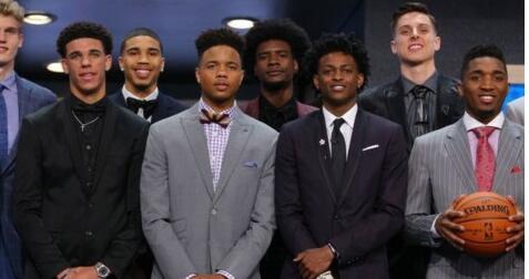 最佳新秀阵容公布 76人本-西蒙斯和爵士多诺万-米切尔以全票入选