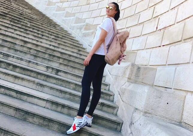 脖子以下全是腿!惠若琪晒旅游照美翻了 