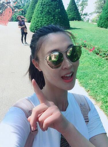 世界那么大！惠若琪晒旅游照 一路走走停停与母亲同行