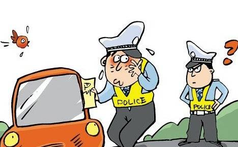 太嚣张了！假冒交警拦停货车 3名犯罪嫌疑人已被刑事拘留