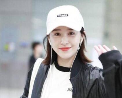 少女感十足!阚清子回应发福 带着帽子包裹严实