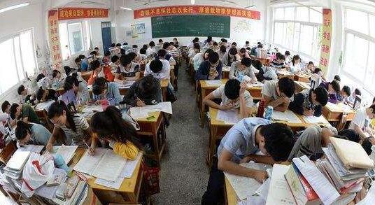 叫停校园网络投票获赞 主办方利用家长朋友圈扩大知晓度