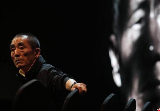 演出阵容庞大！张艺谋吐槽低头族 《对话•寓言2047》口碑极佳