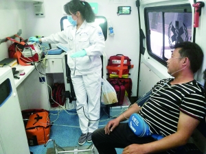 见义勇为！外卖小哥奋勇救火吸入浓烟晕倒 外卖平台支付医药费还给奖励